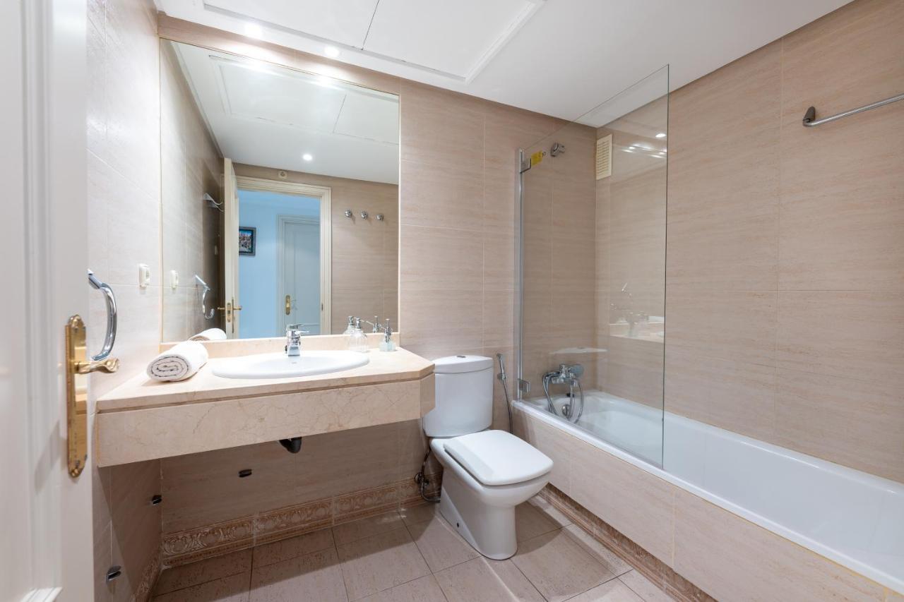 Apartment In Puerto Banus With Pool Views And Parking