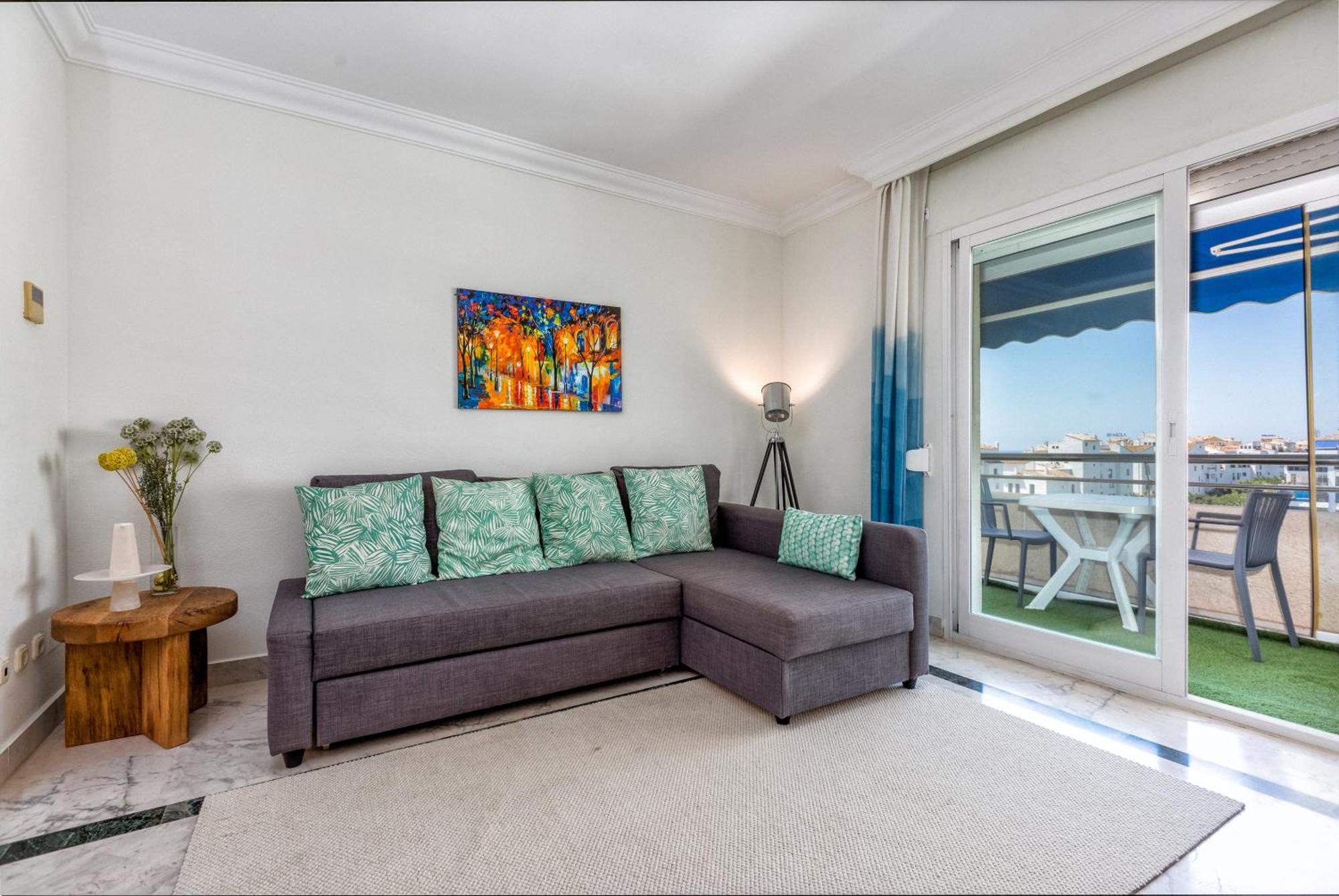 In Puerto Banus With Pool Views And Parking Apartamento