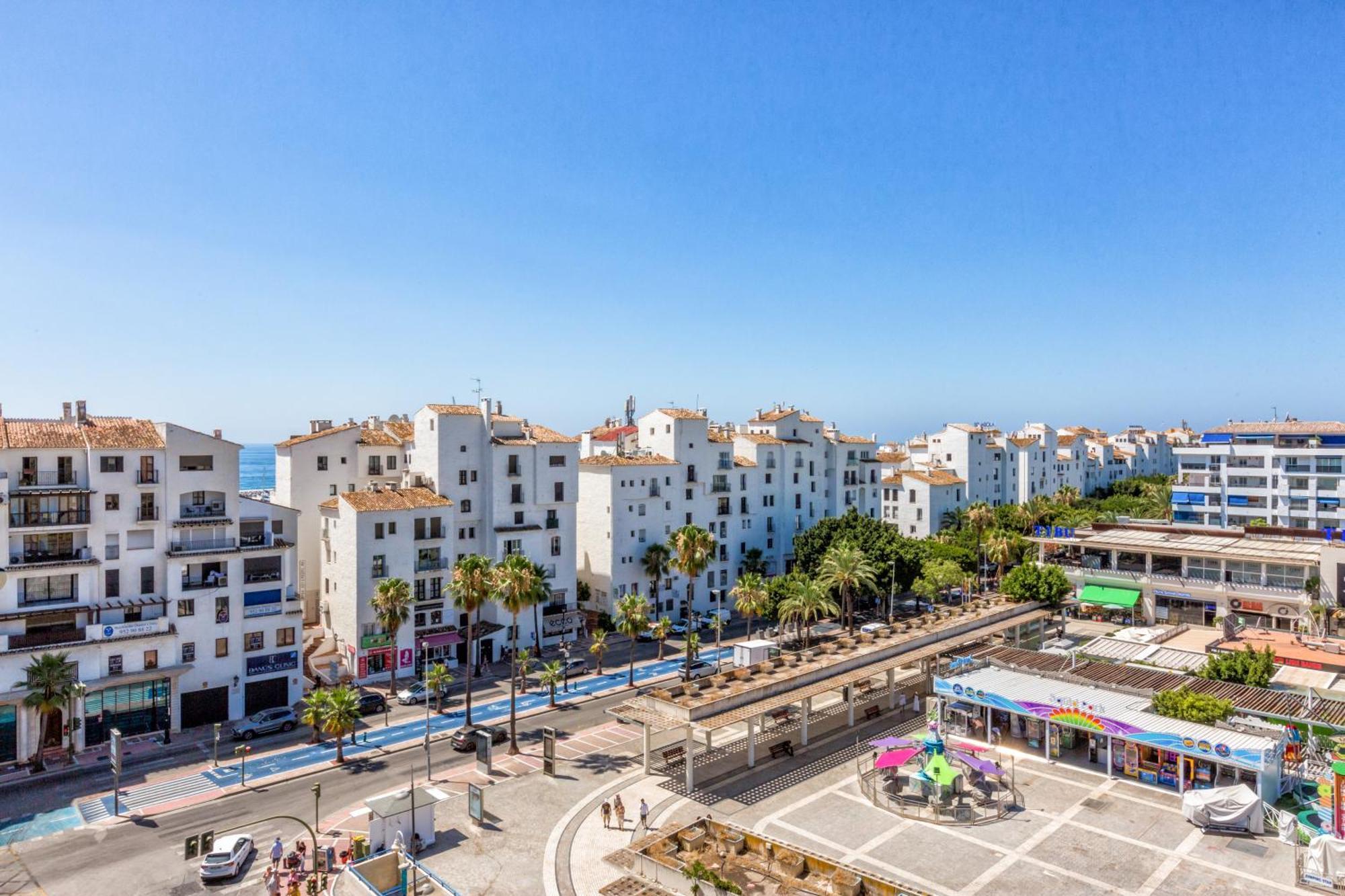 In Puerto Banus With Pool Views And Parking *